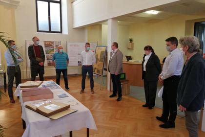 Vernisáž výstavy k dvojitému výročí výroby čepelek v Jevíčku